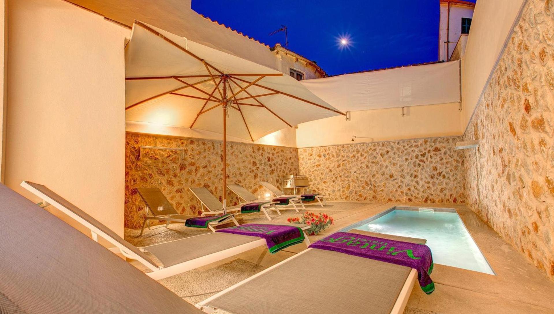 Villa Lhorta By Vintage Travel *